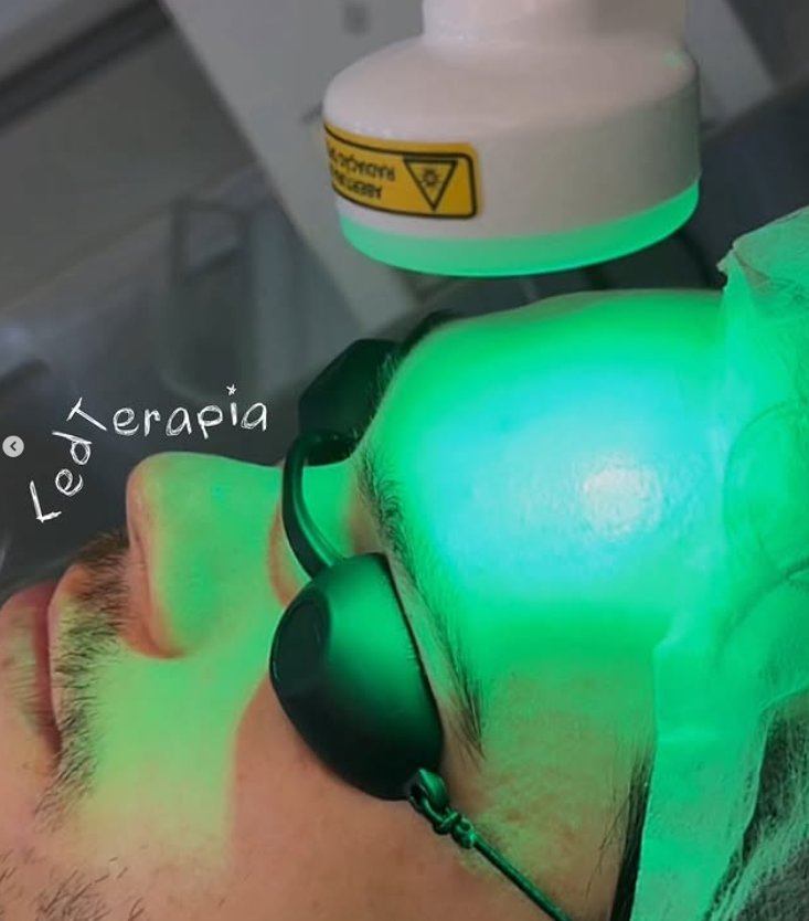 Etapa de LED terapia em cuidado facial